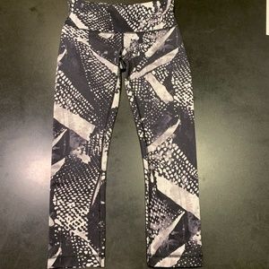Lululemon Black/White Wunder Tights